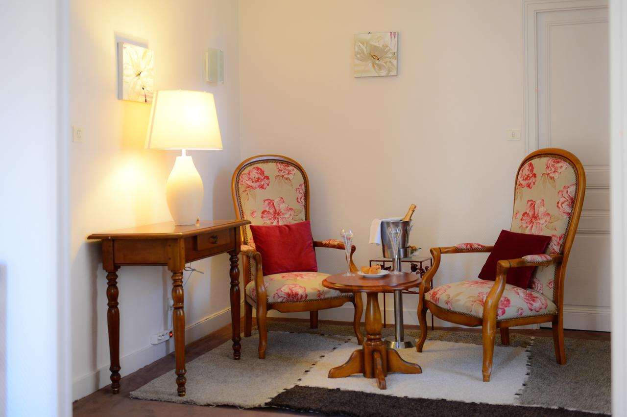 Logis Hotel Et Restaurant Du Dauphin Sées Kültér fotó
