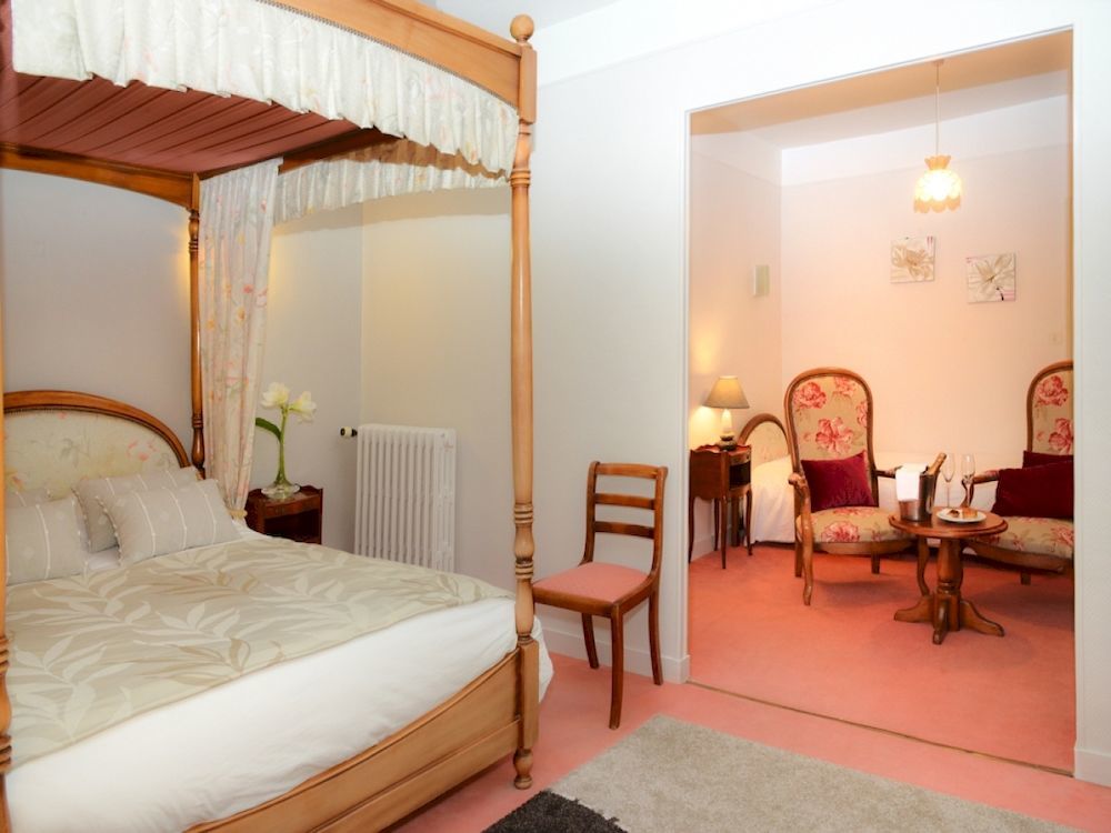 Logis Hotel Et Restaurant Du Dauphin Sées Kültér fotó