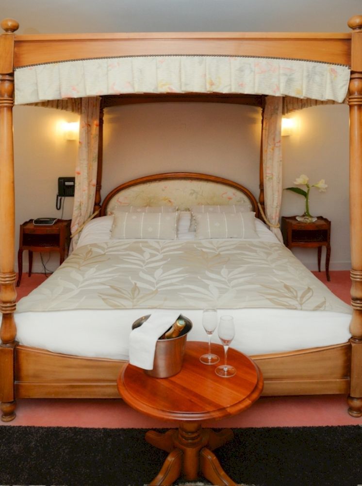 Logis Hotel Et Restaurant Du Dauphin Sées Kültér fotó